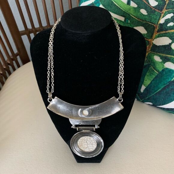 Howlite Natural Stone Necklace Silver Chain - Picture 3 of 4